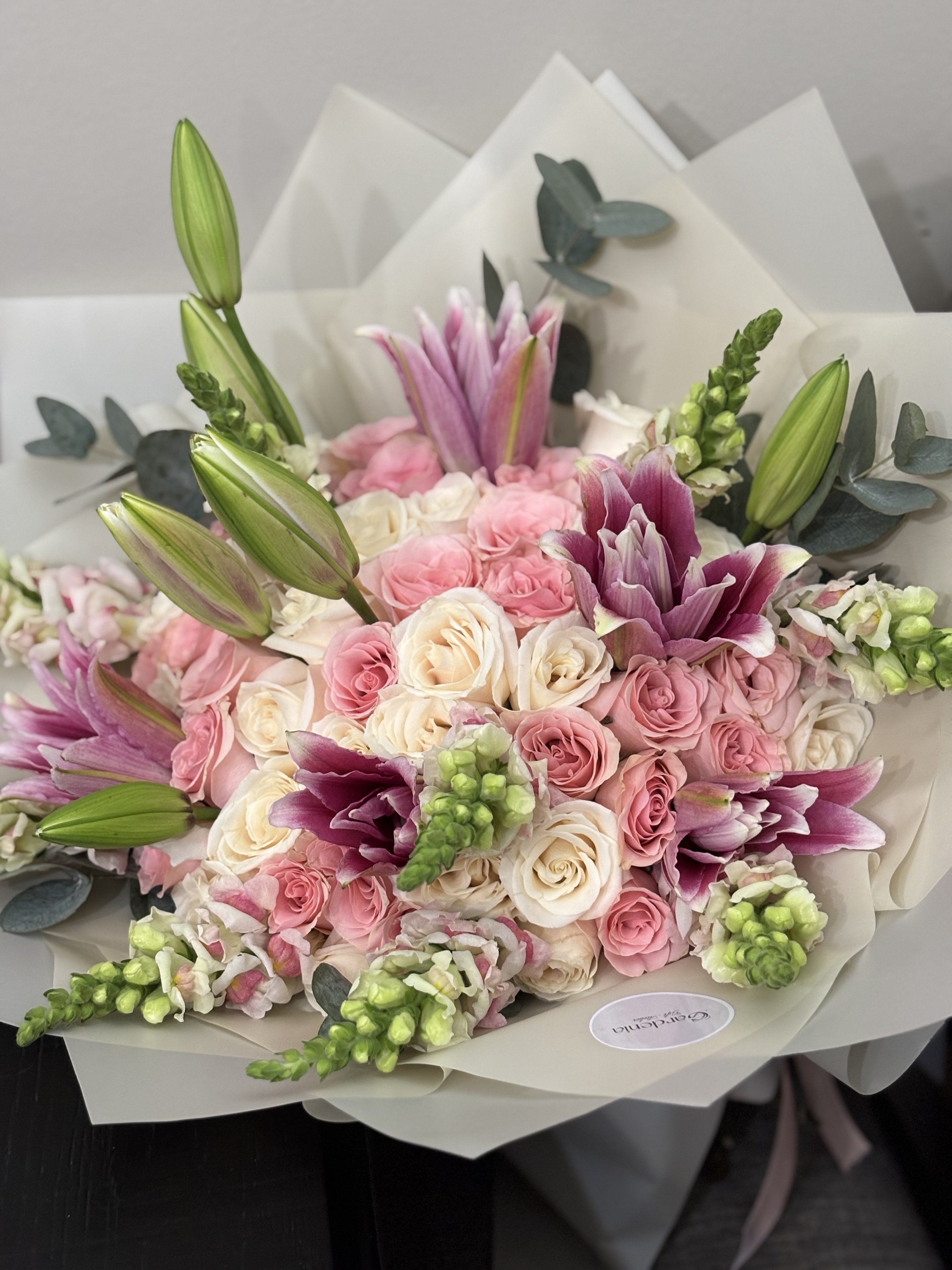 Arreglos florales únicos y llenos de vida. Encuentra el bouquet ideal con entrega rápida en San Pedro Sula.