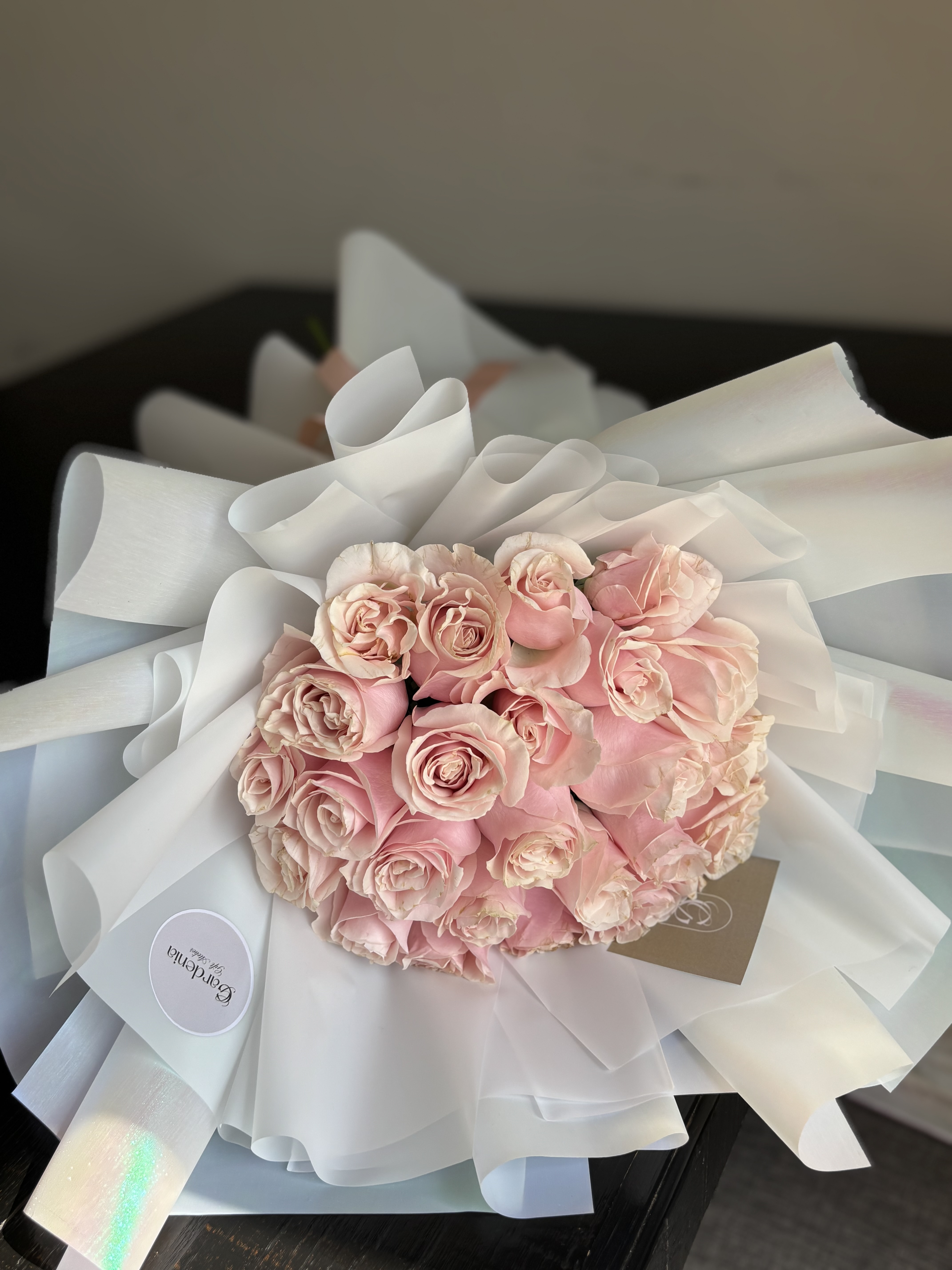 Arreglos florales únicos y llenos de vida. Encuentra el bouquet ideal con entrega rápida en San Pedro Sula.